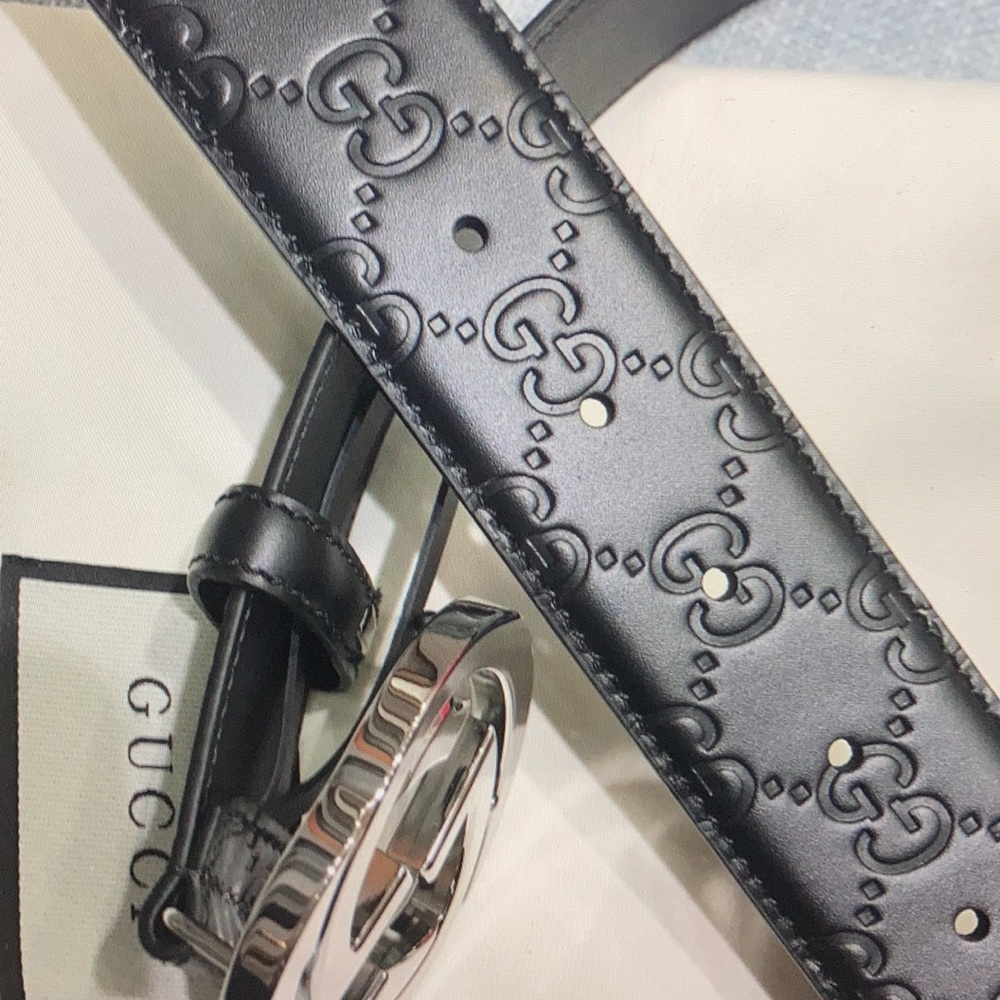 Gucci Signature Embossing Leather Belt Unisex - Picture 6 of 8